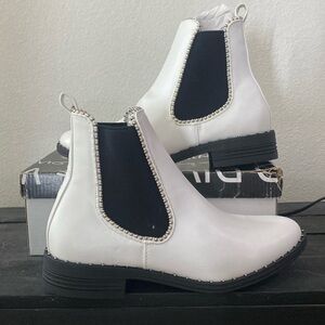 Combat boots! Color black-white silver beads lining brand new.